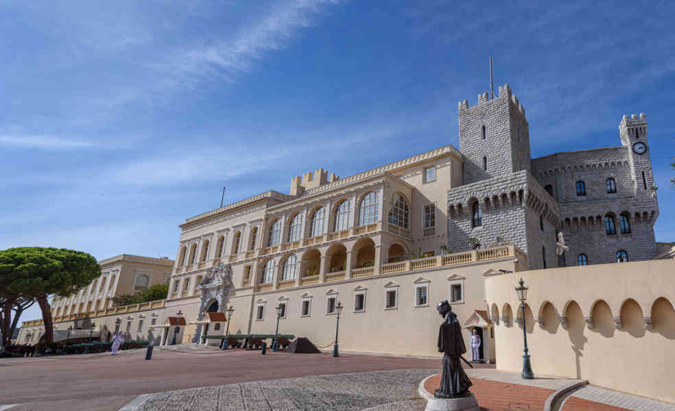 Principado de Mónaco 12 - Montecarlo - palacio de los Príncipes de Mónaco.jpg